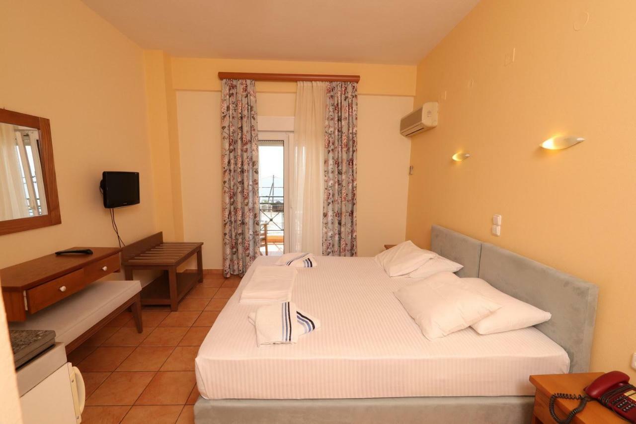 G. Kiapekou Aparthotel Loutra Edipsou  Exterior photo